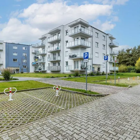 Stylish In With Air Conditioning And Parking By Renters شقة كولوبرزيغ