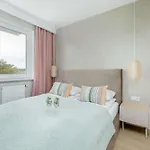Stylish In With Air Conditioning And Parking By Renters 公寓 *