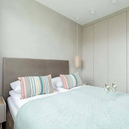 Apartment Stylish In Kolobrzeg With Air Conditioning And Parking By Renters