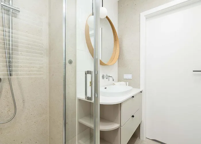 Stylish In Kolobrzeg With Air Conditioning And Parking By Renters * 科沃布热格