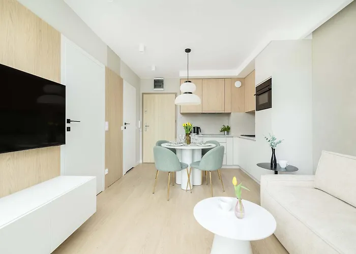 Stylish In Kolobrzeg With Air Conditioning And Parking By Renters 科沃布热格